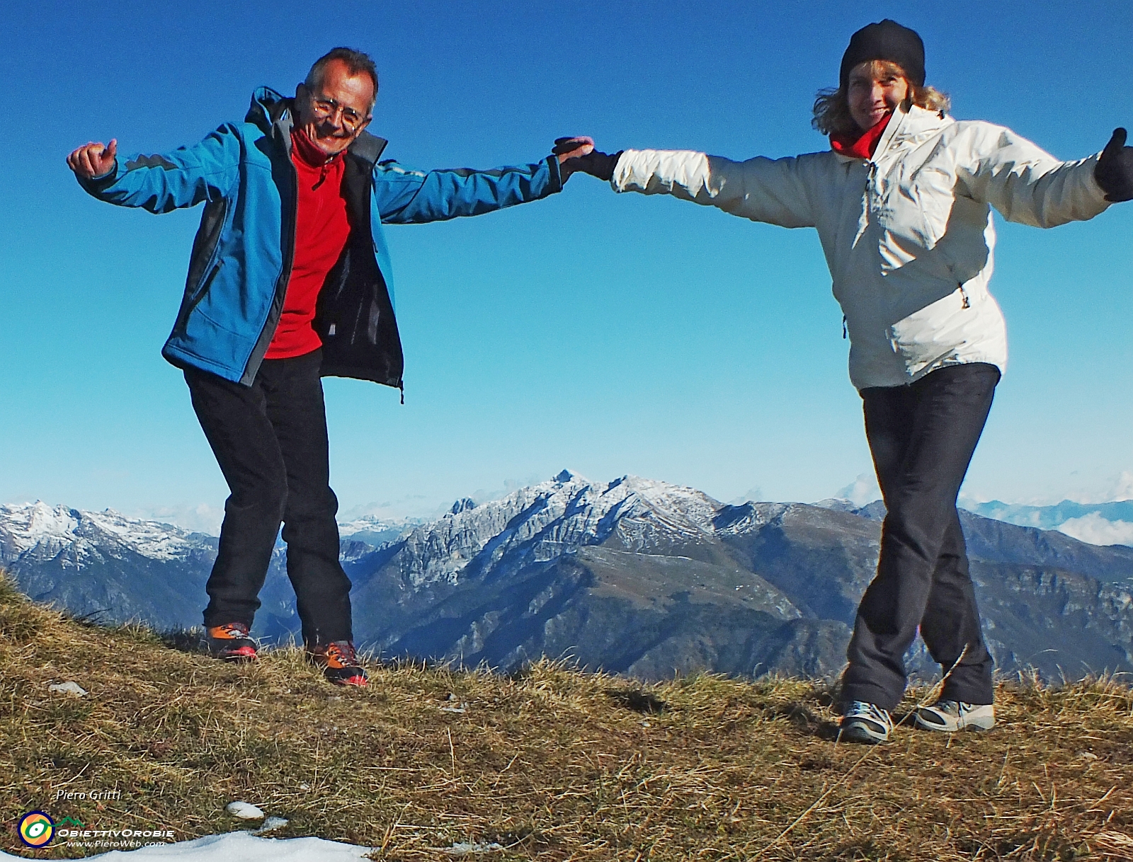 30 Da cima Venturosa (1999 m.) vista  in Menna , Arera,... .JPG